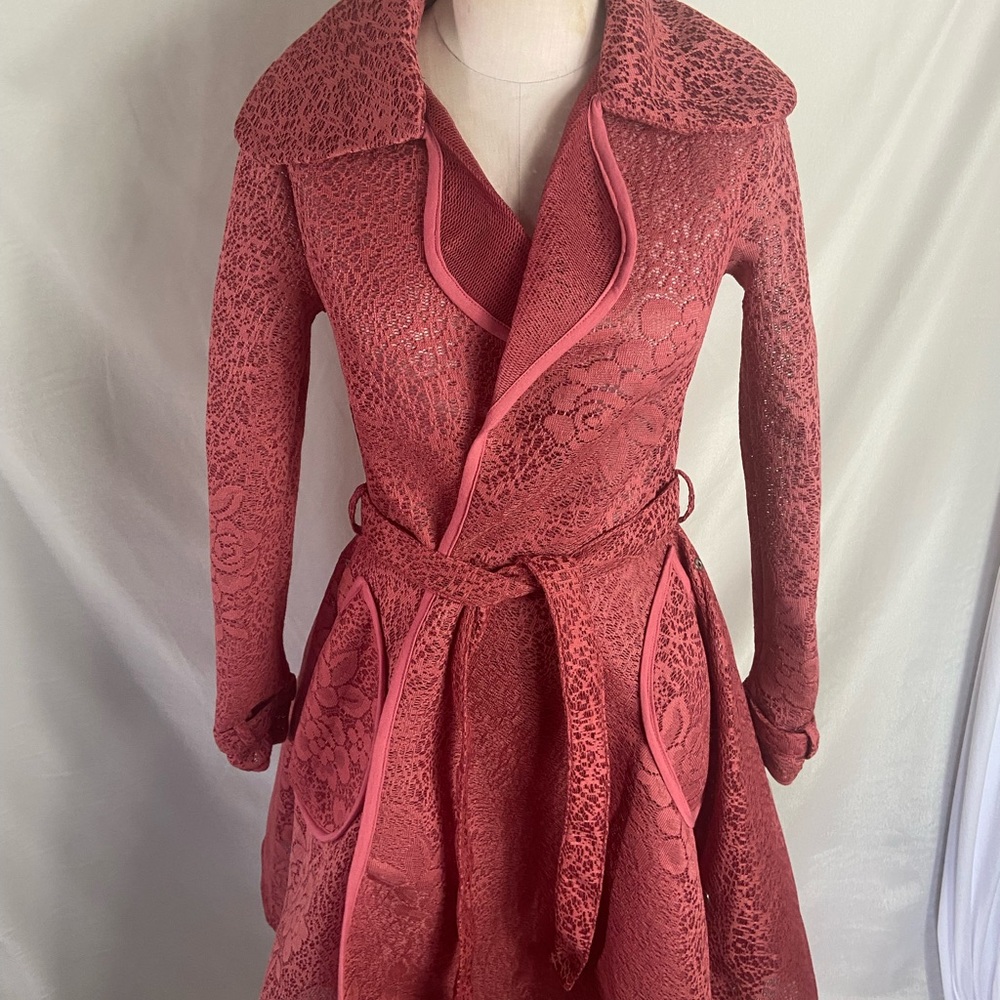 Mauve Lace Coat 🧥 with Belt